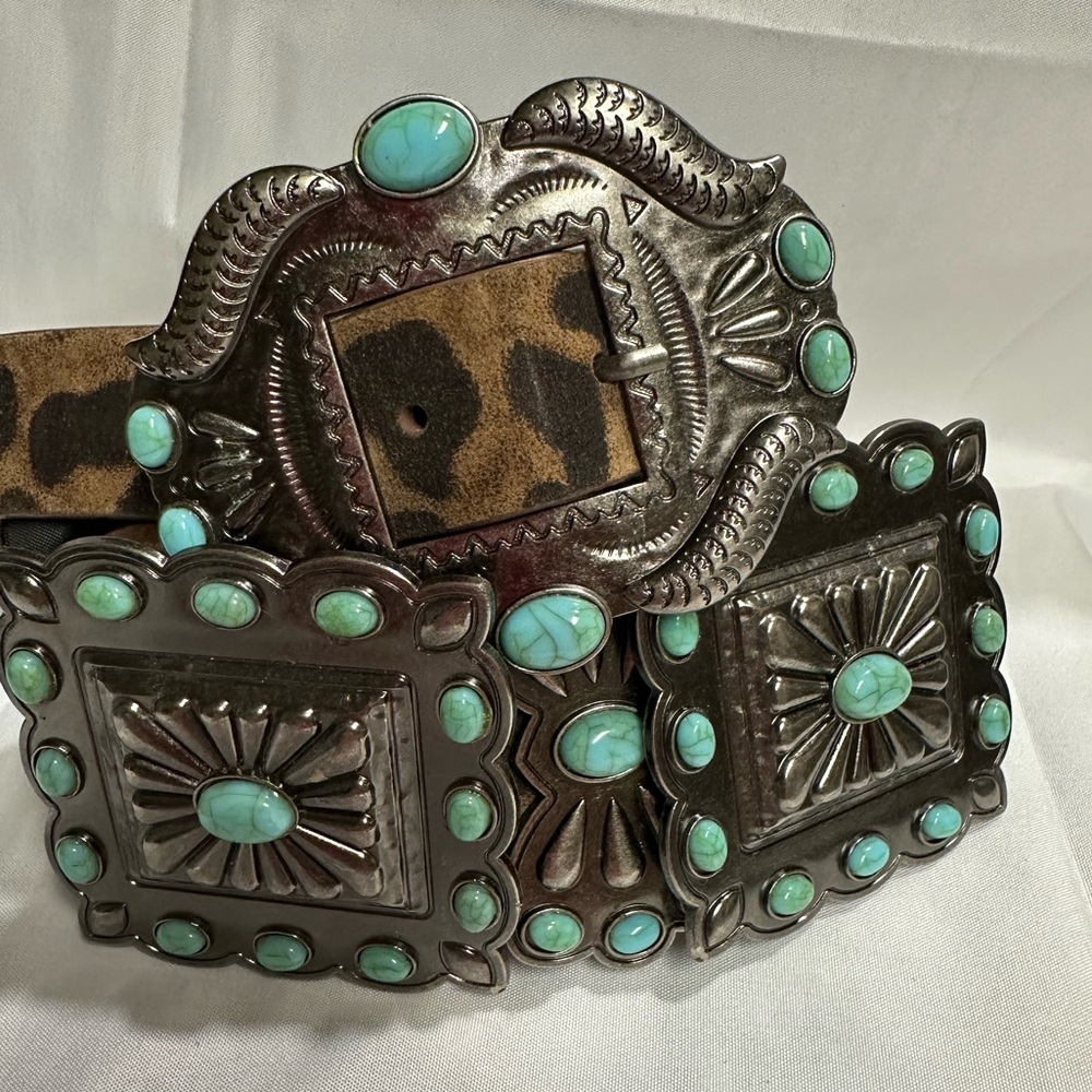 Faux Turquoise and Silver Western Belt